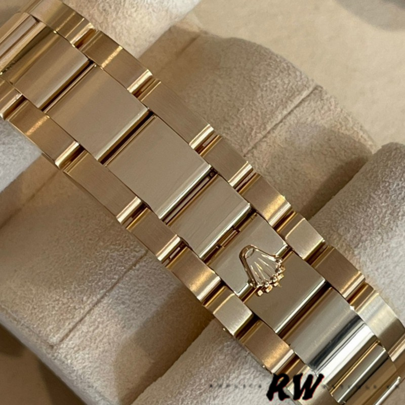 Rolex Day-Date 118388 Black Diamond Rubies Dial 36mm Unisex Replica Watch - Image 6