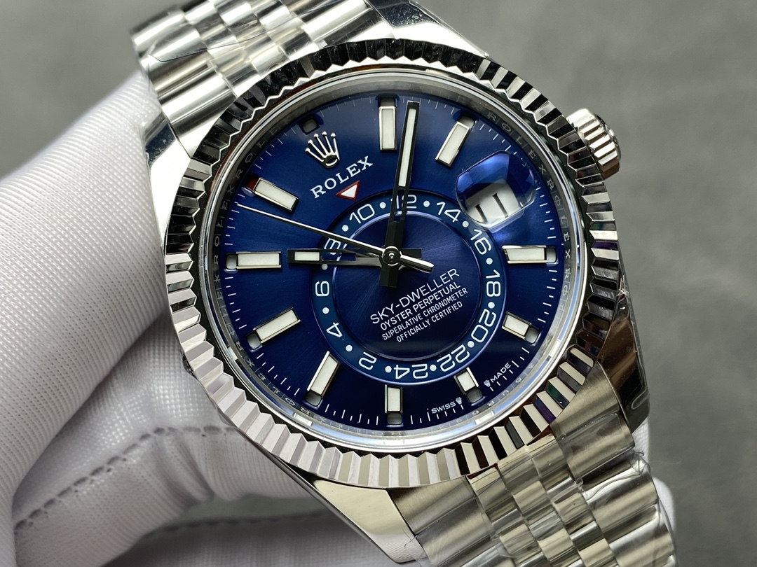 Rolex Sky-Dweller 42 m336934 0006 Fluted Bezel Blue Dial Replica Watch - Image 4