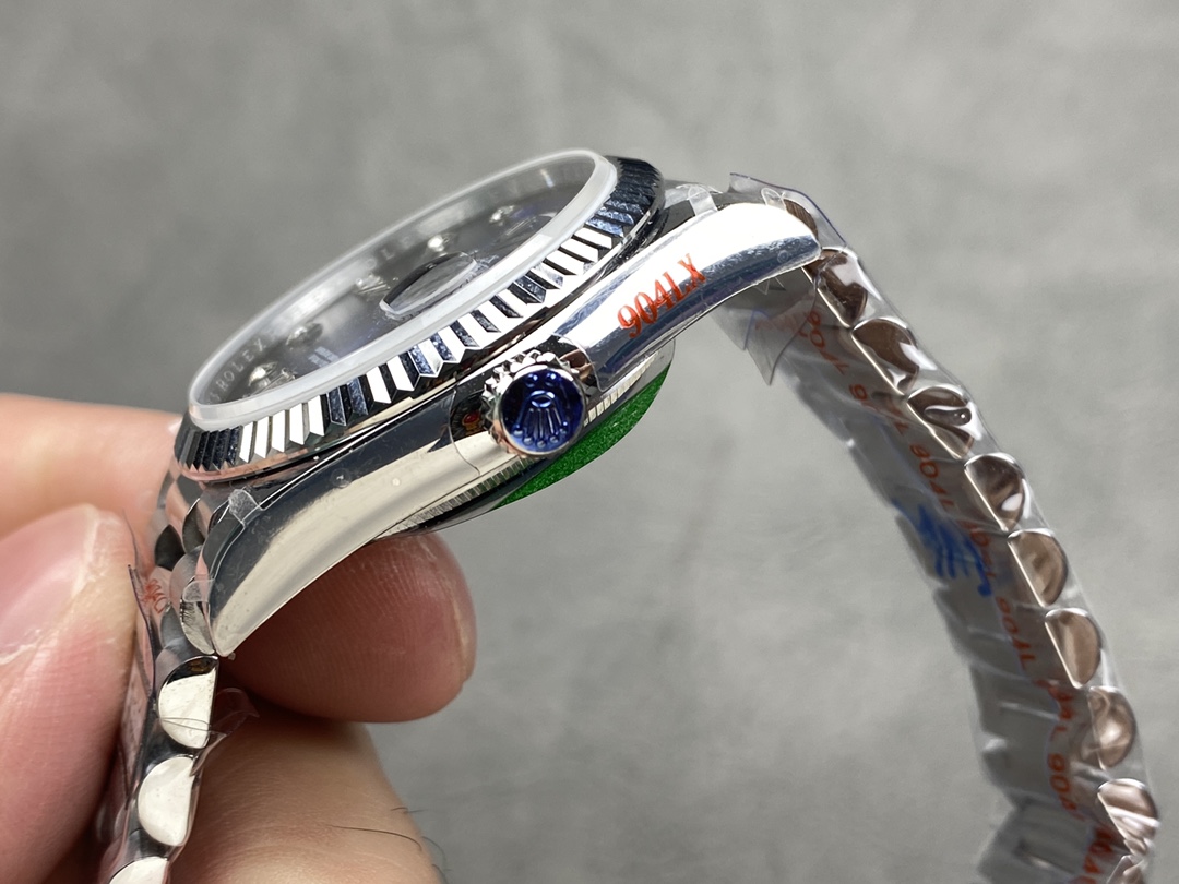 Rolex Day-Date 128239 Blue Ombre Diamond Dial 36MM Unisex Replica Watch - Image 8