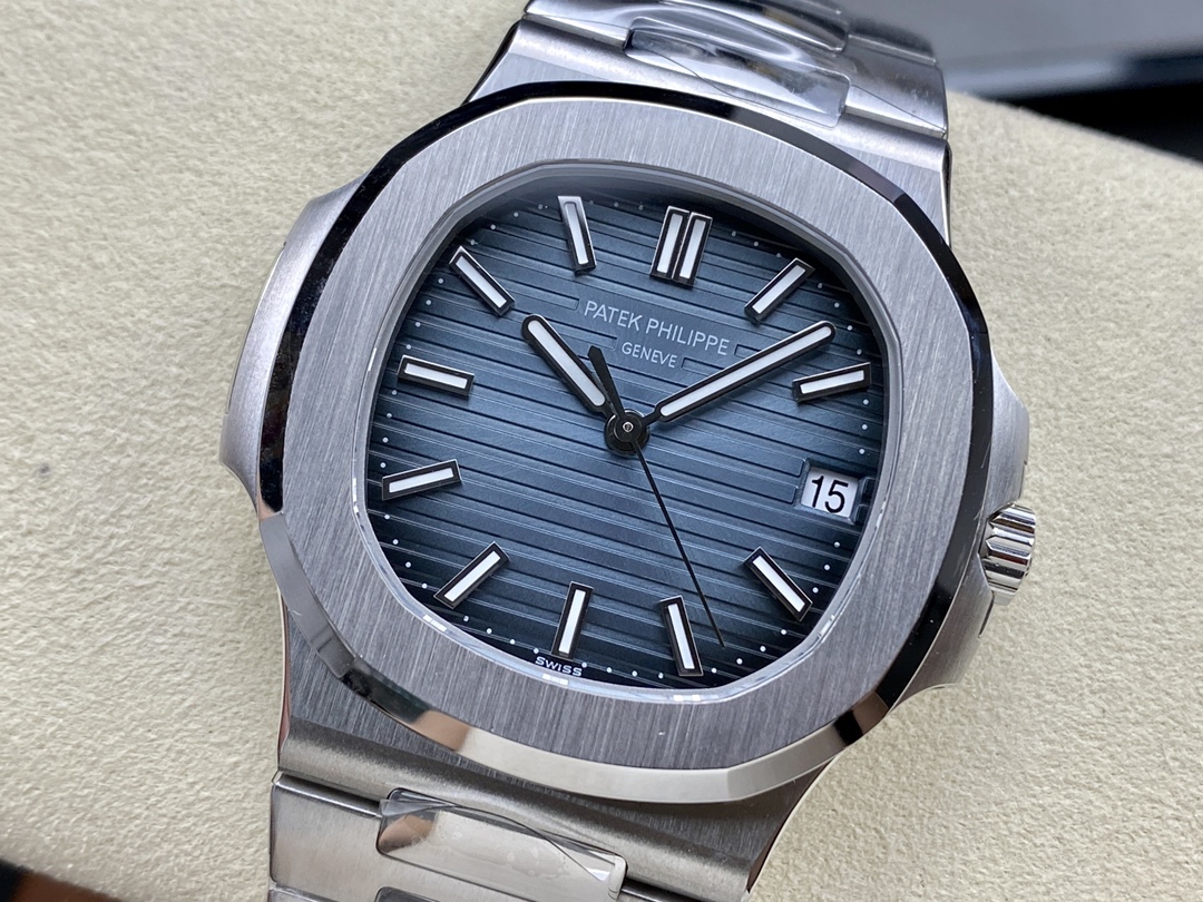 Replica Patek Philippe Nautilus 5711 1A Blue Dial 40mm Mens Watch - Image 5