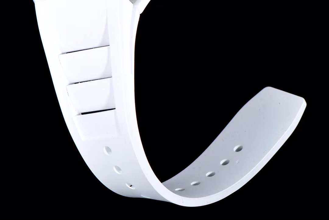 Richard Miller RM 057 NTPT Carbon Fiber White Rubber Strap - Image 8