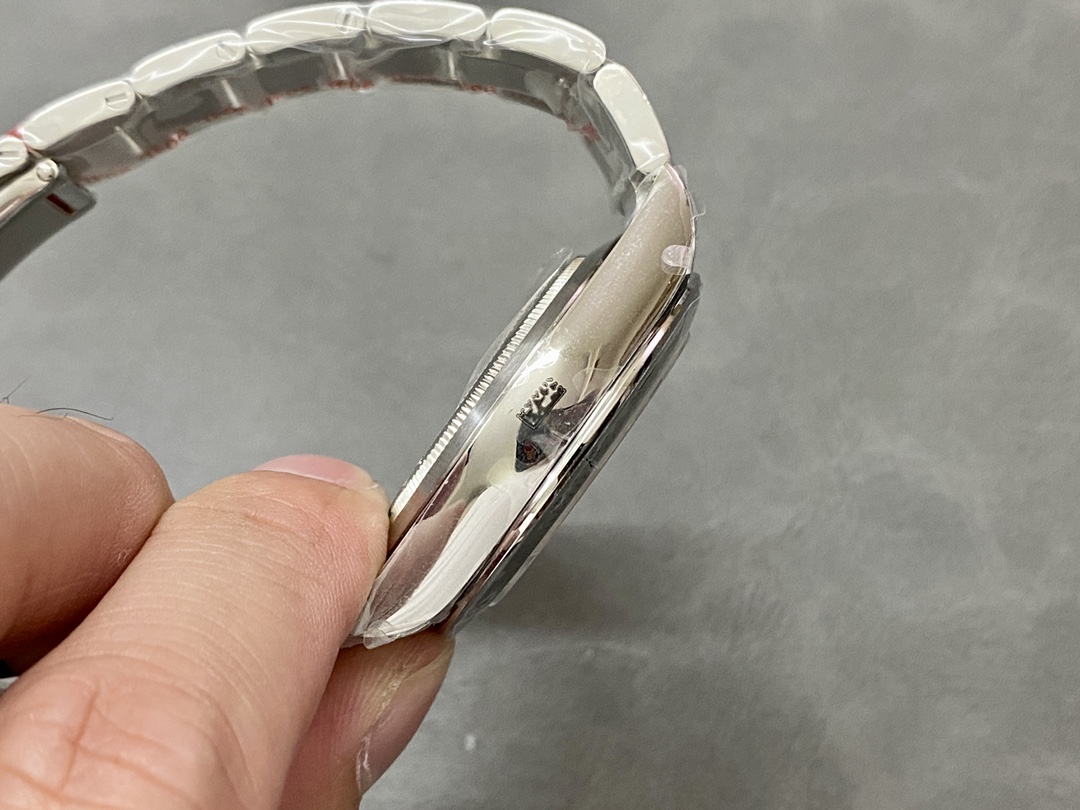 Rolex Daytona 116520 Stainless Steel Case White Dial 40MM Mens Replica Watch - Image 7