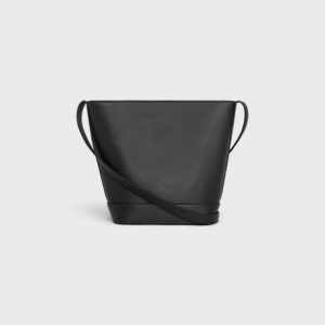 SMALL BUCKET CUIR TRIOMPHE IN GRAINED CALFSKIN BLACK