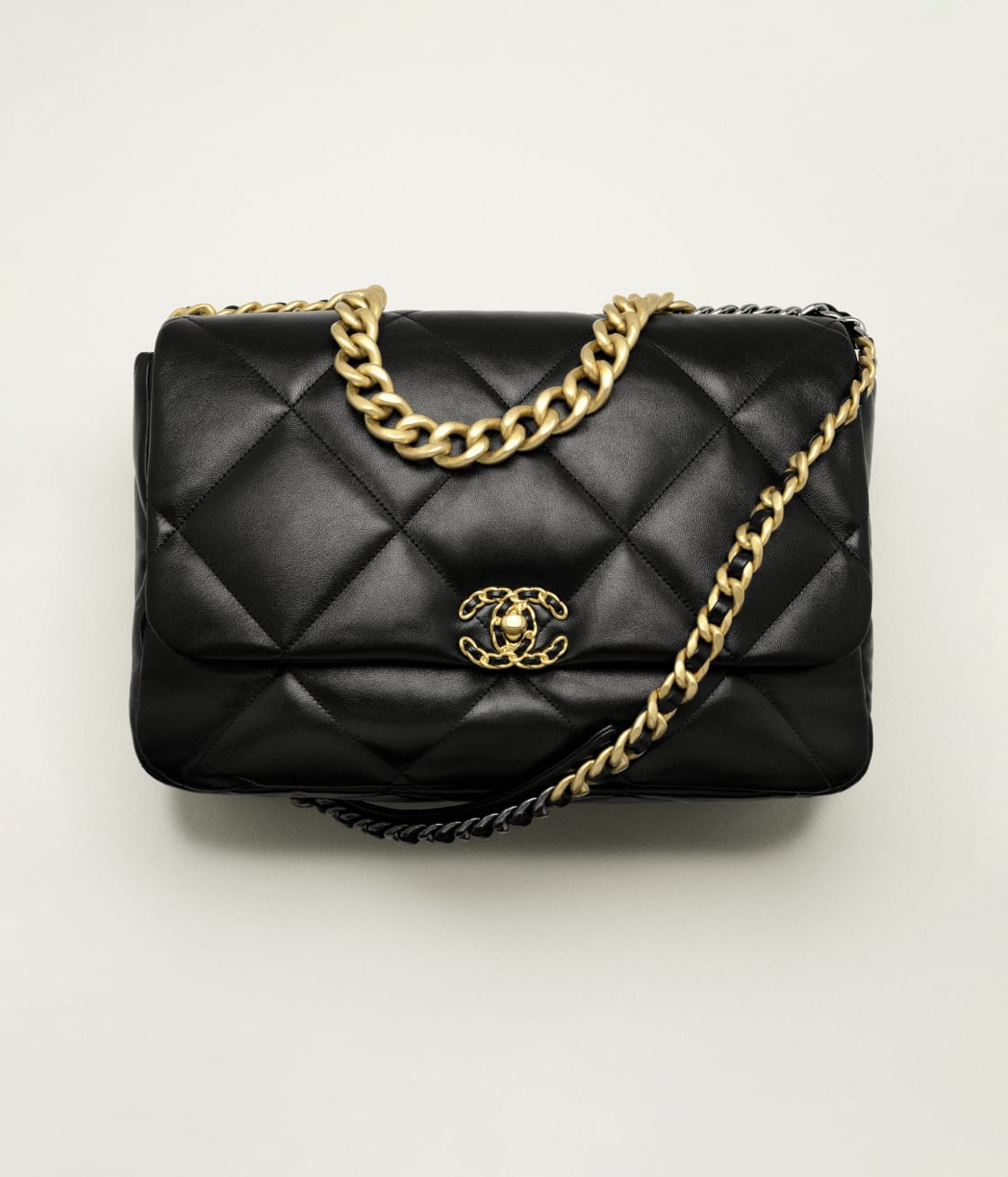 CHANEL 19 MAXI HANDBAG - Image 4