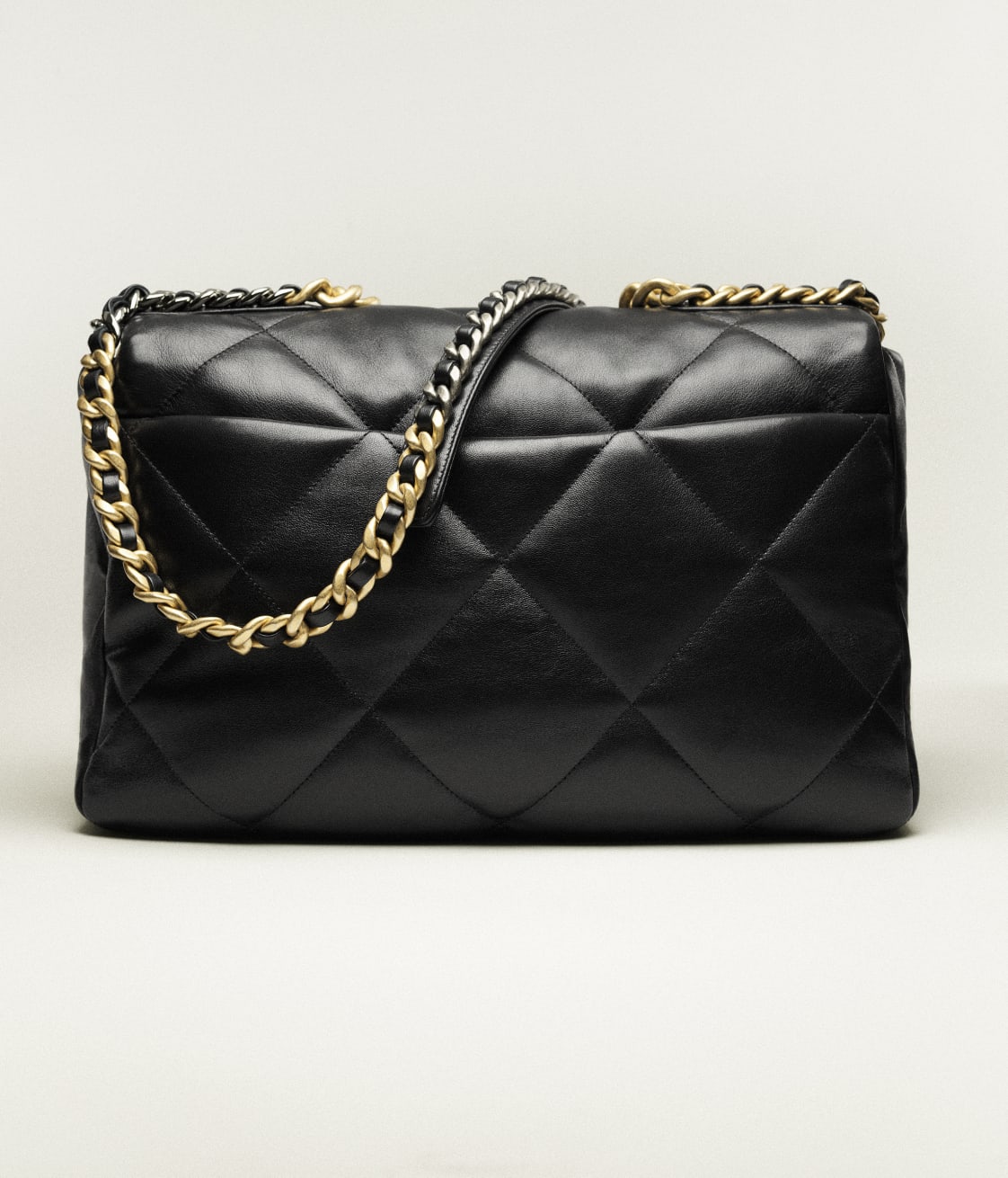 CHANEL 19 MAXI HANDBAG - Image 5