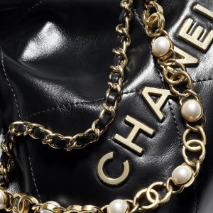 CHANEL 22 MINI HANDBAG