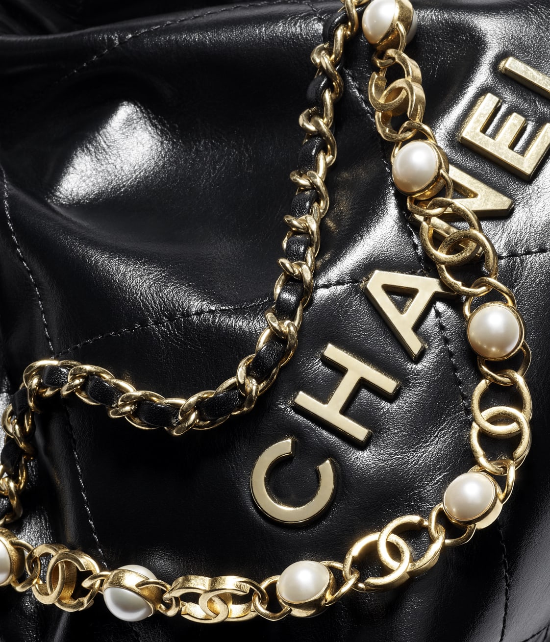 CHANEL 22 MINI HANDBAG