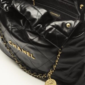 CHANEL 22 HANDBAG