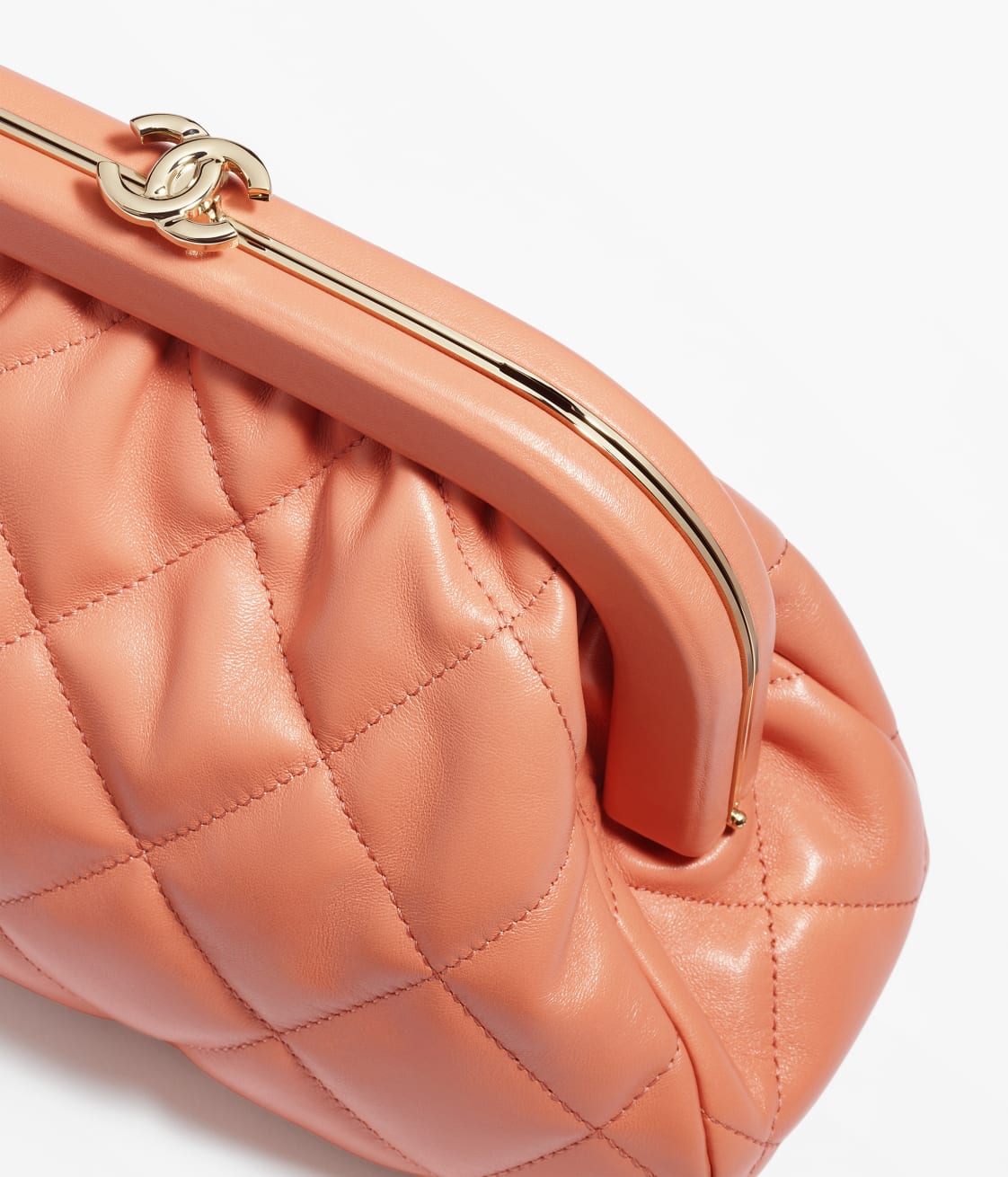 CHANEL CLUTCH - Image 3