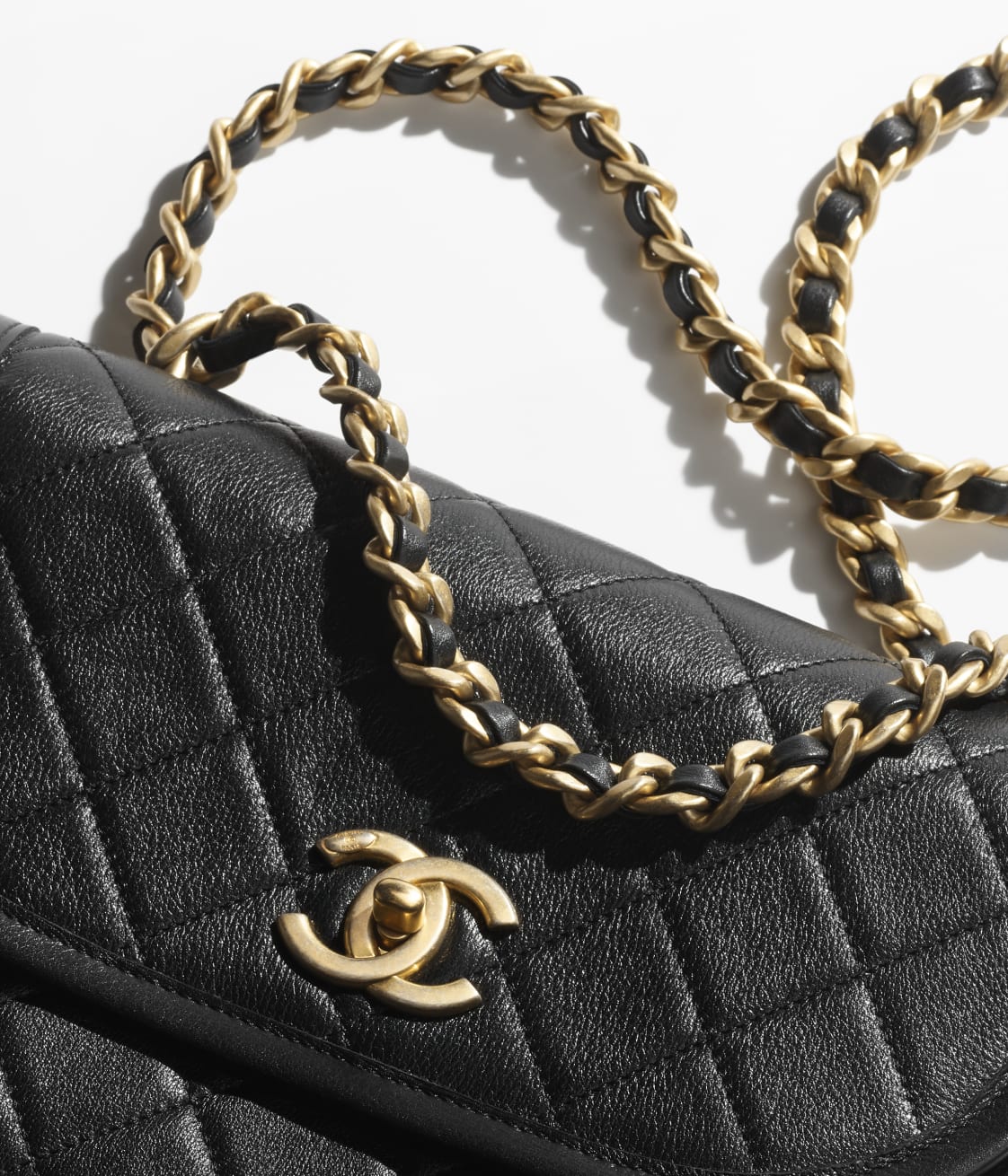 CHANEL MESSENGER BAG - Image 2