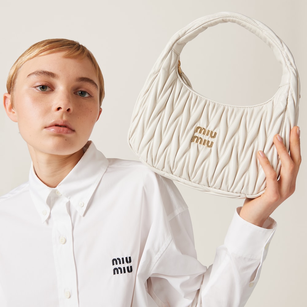 Regular wander matelassé nappa leather hobo bag - Image 4