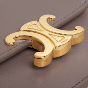 CARD HOLDER WITH FLAP TRIOMPHE IN SHINY CALFSKIN PEBBLE