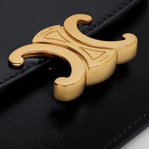 CARD HOLDER WITH FLAP TRIOMPHE IN SHINY CALFSKIN BLACK