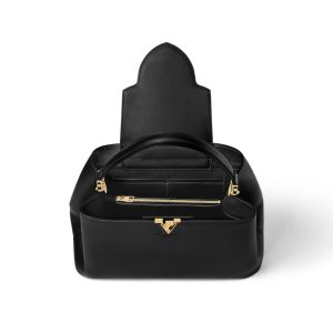 Louis Vuitton Capucines GM Souple M24607
