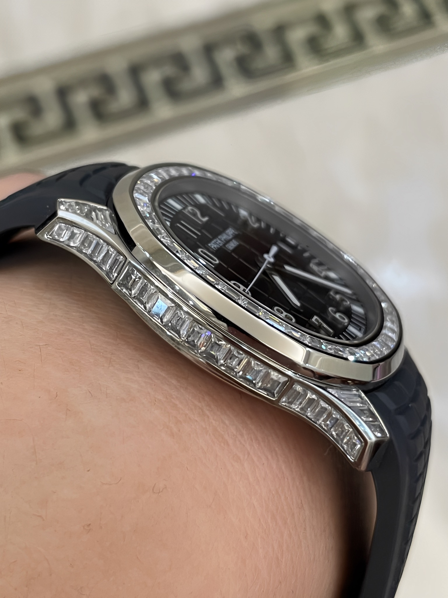 Patek Philippe Aquanaut 5167 300G 010 Black & Green & Brown 40mm - Image 11