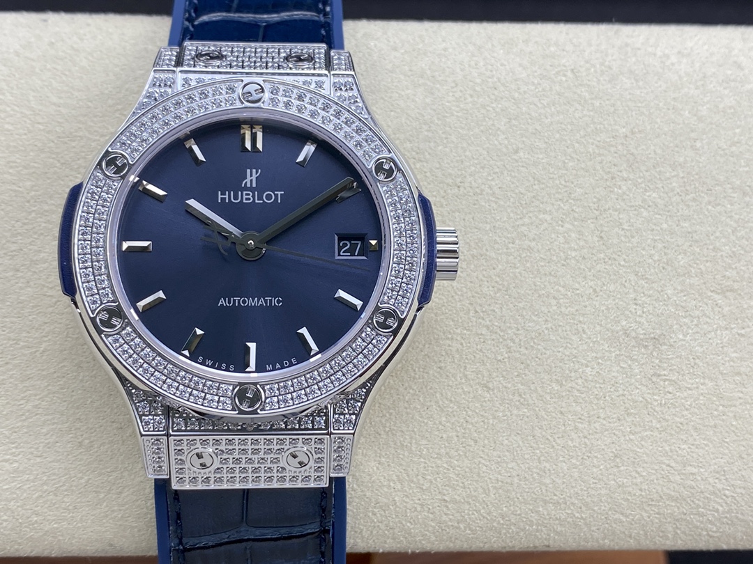 511.NX.7170.LR Hublot Classic Fusion Diamond Automatic - Image 3