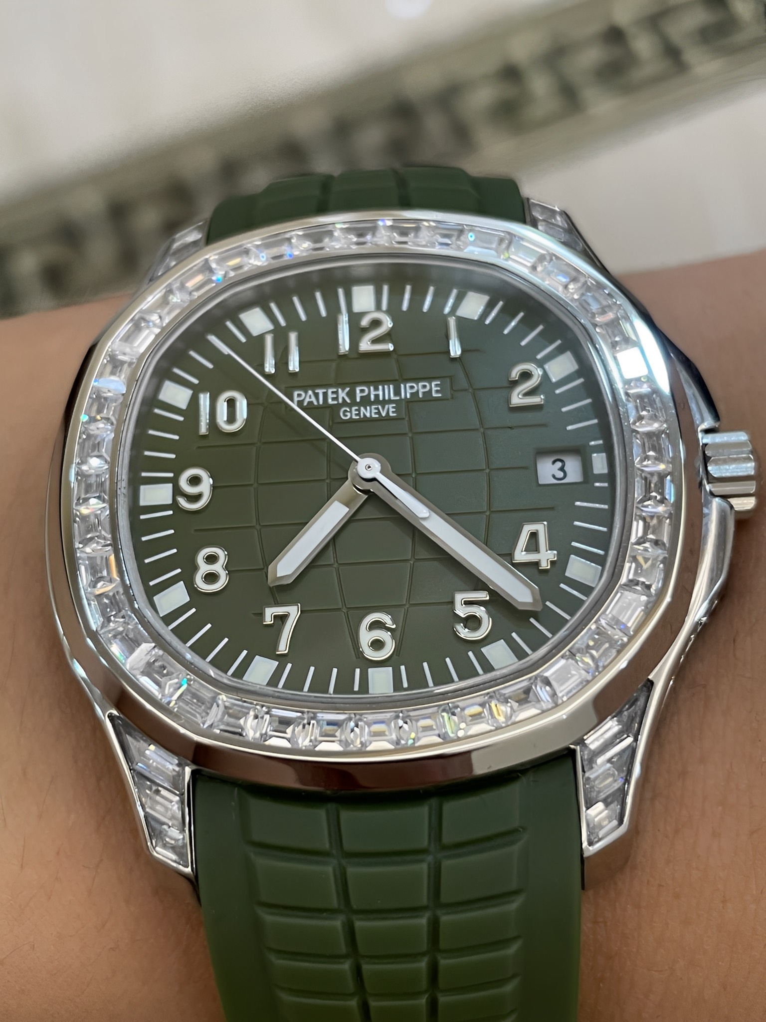 Patek Philippe Aquanaut 5167 300G 010 Black & Green & Brown 40mm - Image 19
