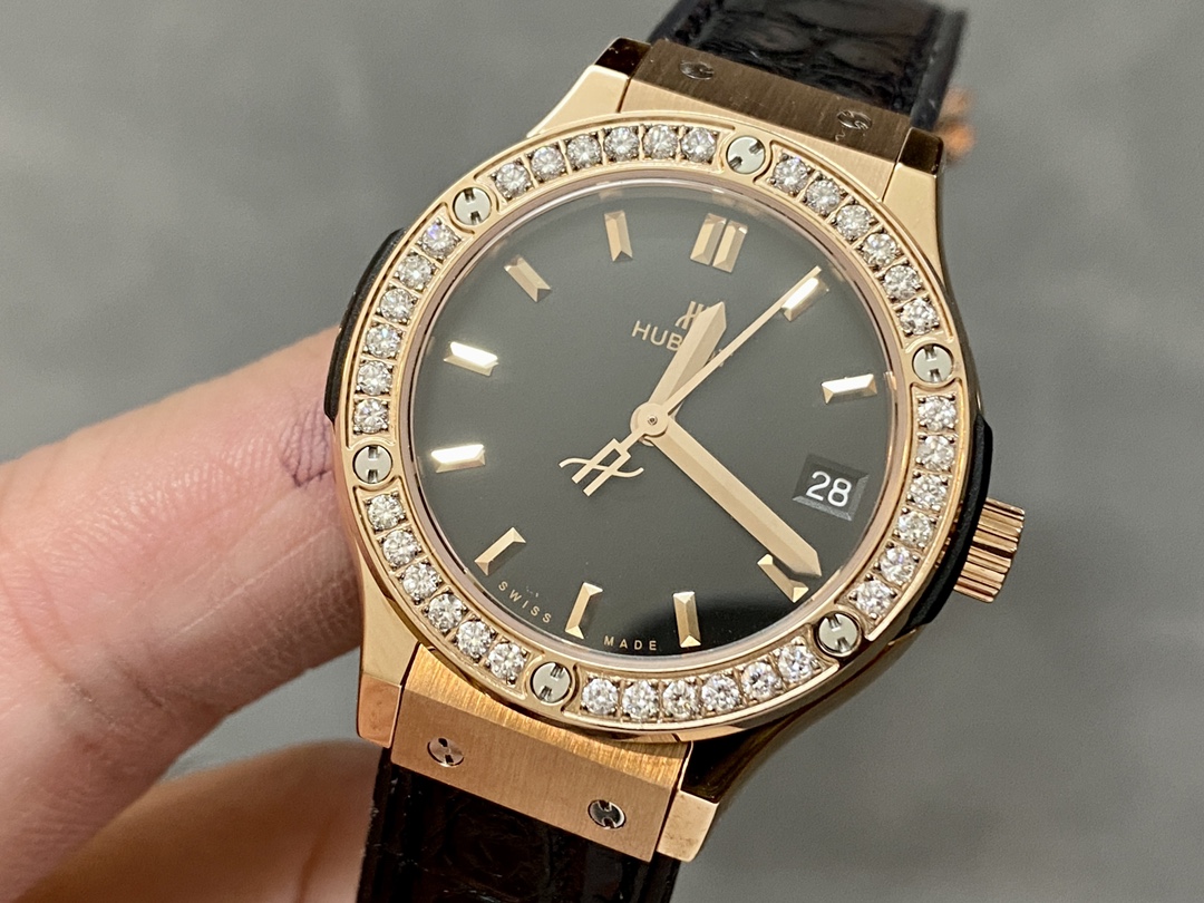 Hublot Classic Fusion 581.OX.1480.RX.1704 33mm Ladies Replica Watch - Image 5