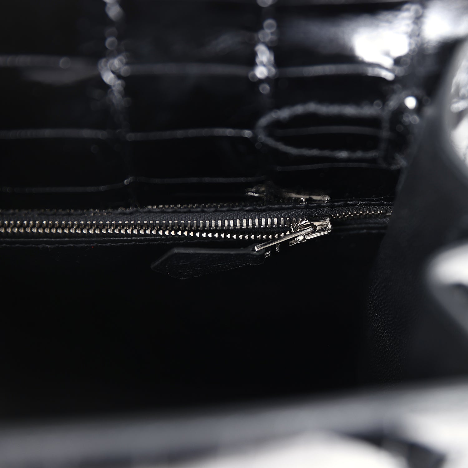 Hermes Kelly Sellier 28 Black Shiny Niloticus Crocodile Palladium Hardware - Image 4