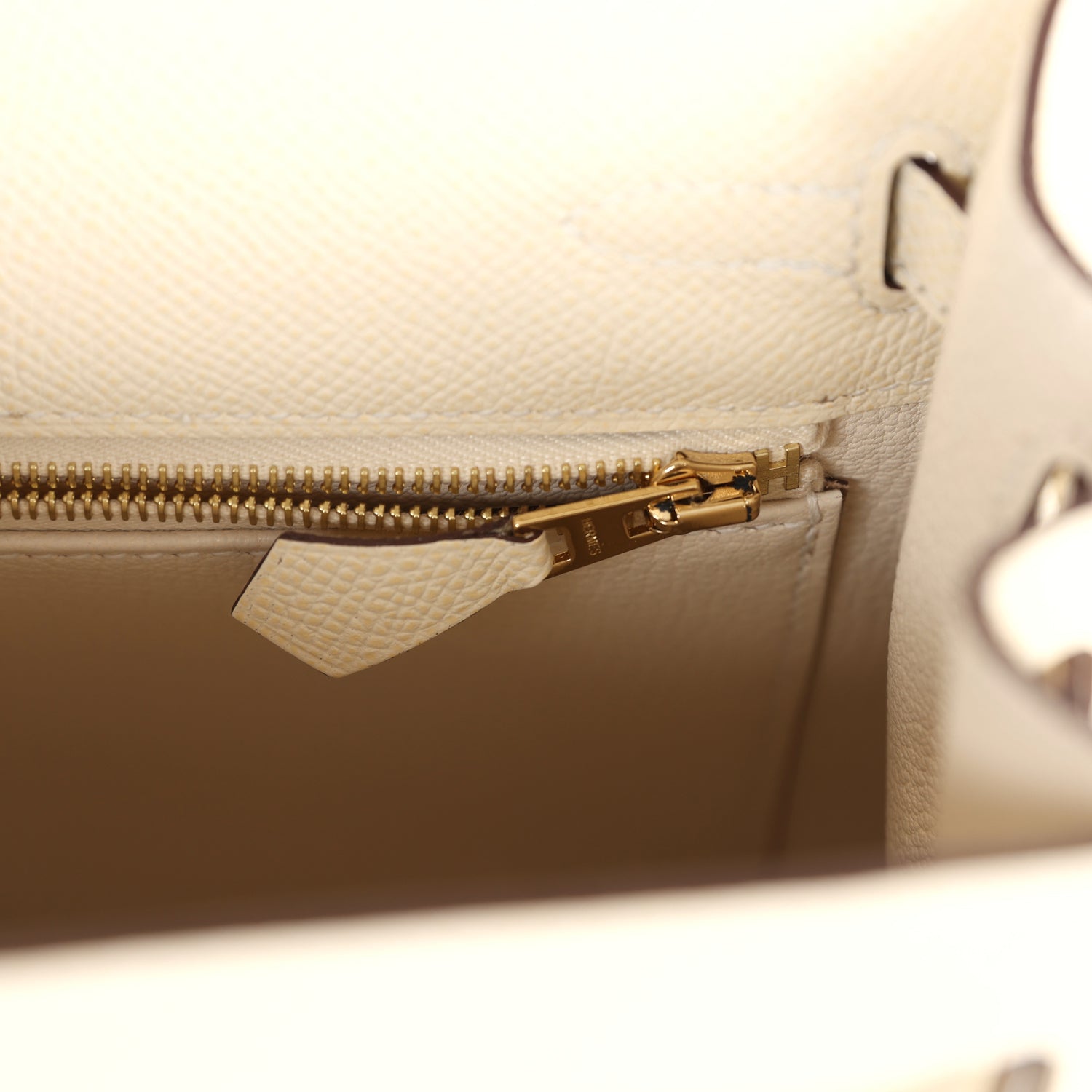 Hermes Kelly Sellier 25 Nata Epsom Gold Hardware - Image 4