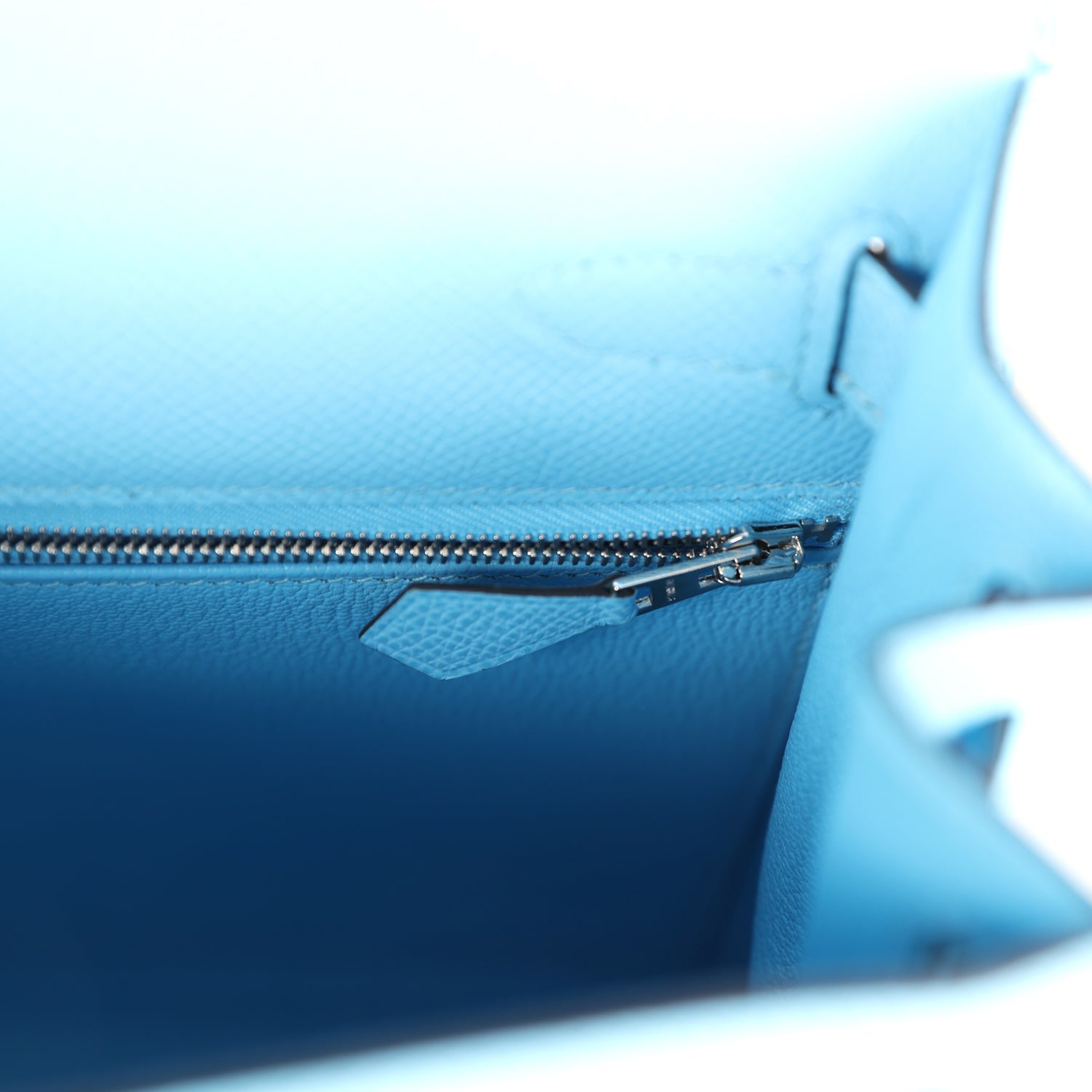 Hermes Kelly Sellier 28 Bleu Celeste Epsom Palladium Hardware - Image 3