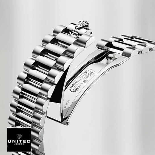 Rolex Day-Date 228238 "Yellow Gold Fluted Bezel" Detailed Replica rolex 18239 black replica 6 Rolex Day-Date 118239 Replica Oyster Bracelet on the Rolex logo