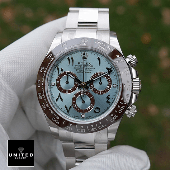 Rolex Cosmograph Daytona 116506 "Platinum Ice-Blue Arabic Dial" Mirror Replica 1:1 Rolex Daytona Platinum Ice-Blue Dial 116506-0001 Replica on his hand